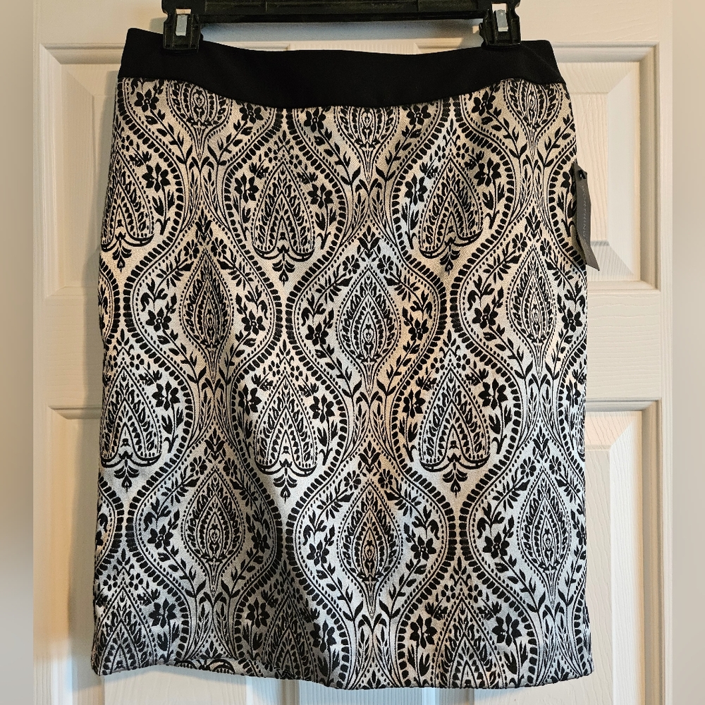 Worthington Black Waist Band Paisley Jacquard Skirt sz 2P Zips in Back - Lovely